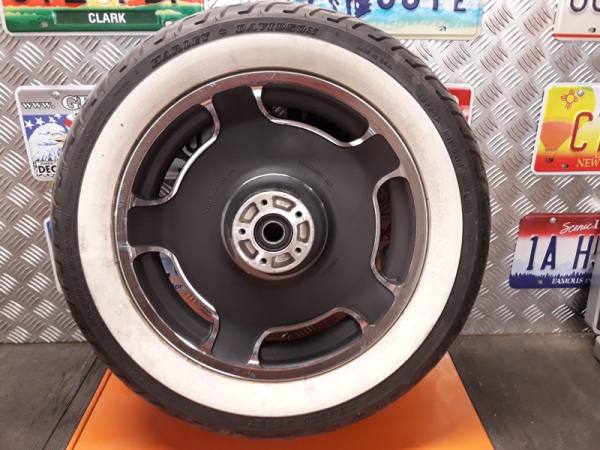 € 269 Harley cerchio posteriore nero in lega originale da 16" FLHX