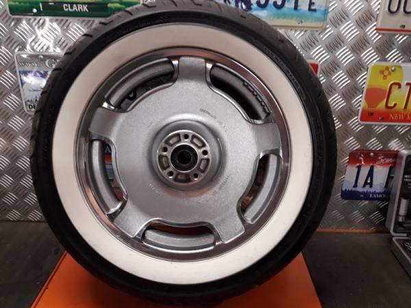€ 249 Harley cerchio posteriore in lega originale da 16" FLHX