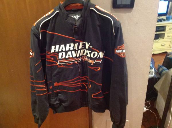 Vendo giubbotto Harley taglia XL e Gile in pelle Harley davidson