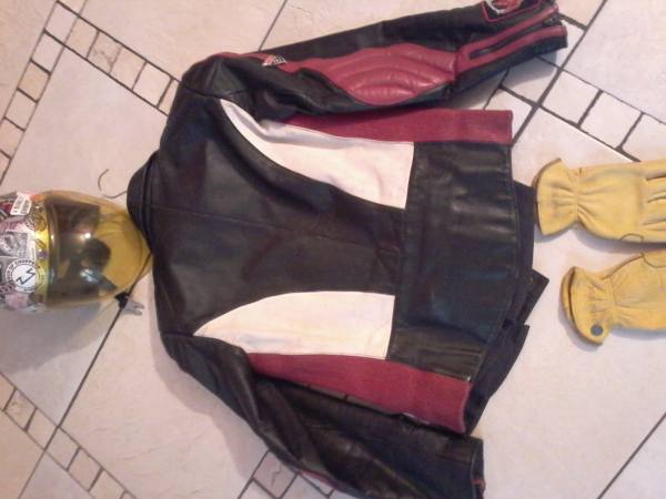 giacca pelle +casco bandit con visiera bable + guanti Iron And rasin