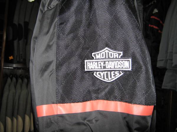Giubbino Harley-Davidson nylon.