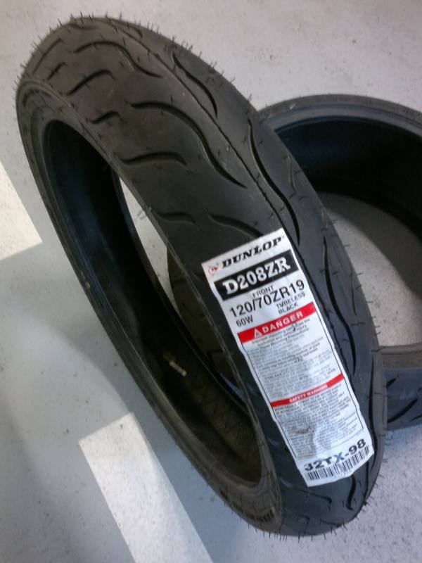 GOMME Nuove DUNLOP per V-ROAD e  NIGHT ROAD